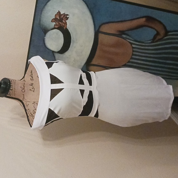 Off Shoulder Dress - Picture 3 of 6